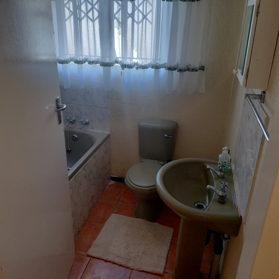 To Let 3 Bedroom Property for Rent in Tlhabane West North West